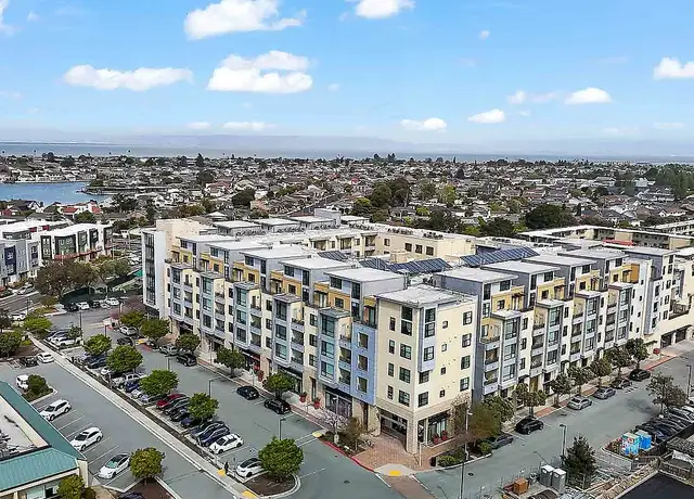 Photo of 100 Grand Ln, Foster City, CA 94404