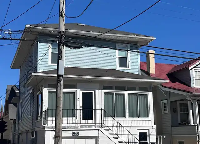 Property at 5 S Vassar Sq Unit Upper, Ventnor City, NJ, 08406, 4 beds, 1.5 baths, [object Object]