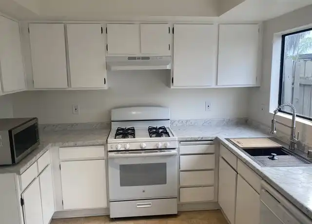 Property at 209 Toronto Ave Unit C, Huntington Beach, CA, 92648, 2 beds, 2.5 baths, [object Object]