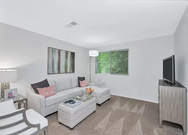 Photo of 11901 Winterthur Ln, Reston, VA 20191