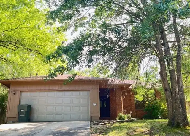 Property at 2113 W Loren Cir, Fayetteville, AR, 72701, 3 beds, 2 baths, [object Object]