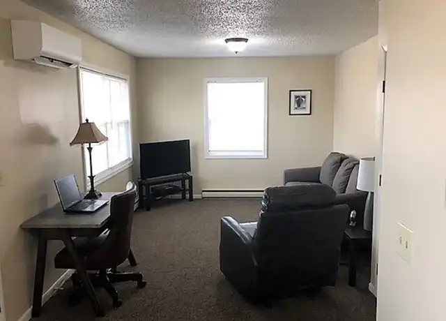Property at 600 W Market St Unit 4, Sheldon, MO, 64784, 1 bed, 1 bath, [object Object]