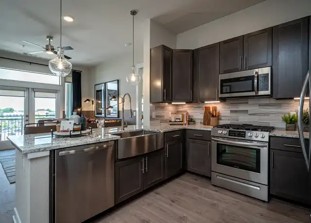 Property at 3776 Center St Unit 27SLH2, Houston, TX, 77007, 2 beds, 2 baths, [object Object]