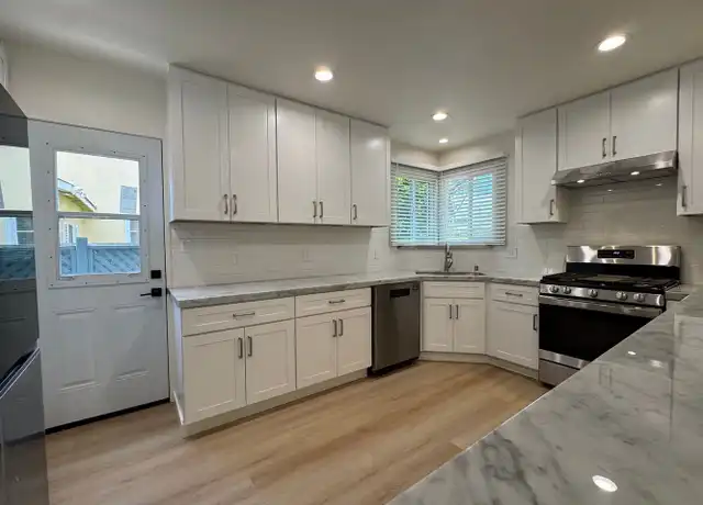 Property at 11824 Ocean Park Blvd, Los Angeles, CA, 90064, 3 beds, 2 baths, [object Object]