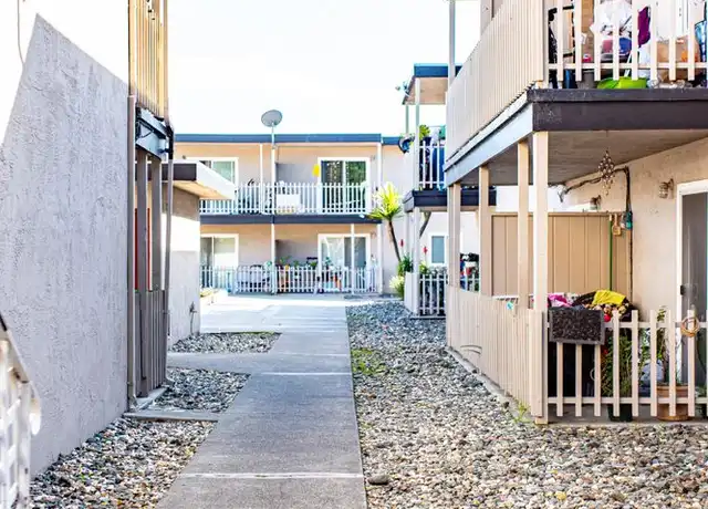 Property at 25173 Cypress Ave Unit 17, Hayward, CA, 94544, 1 bed, 1 bath, [object Object]