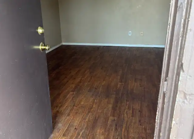 Property at 750 Bonham St Unit 220, Paris, TX, 75460, 2 beds, 1 bath, [object Object]