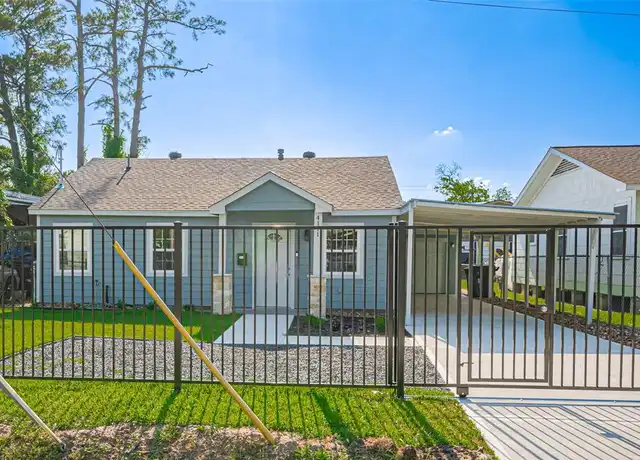 Property at 4111 Beggs St, Houston, TX, 77009, 4 beds, 2 baths, [object Object]