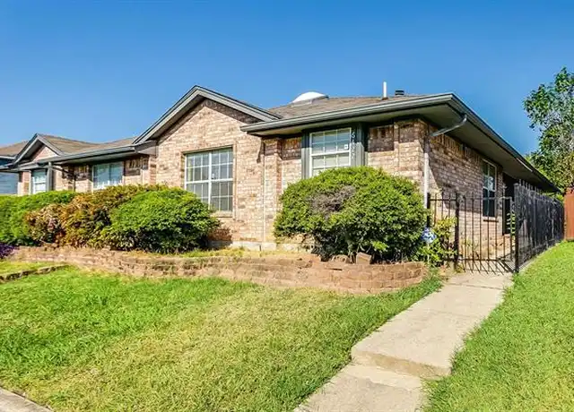 Property at 6422 Valleybrooke Ct, Arlington, TX, 76001, 3 beds, 2 baths, [object Object]