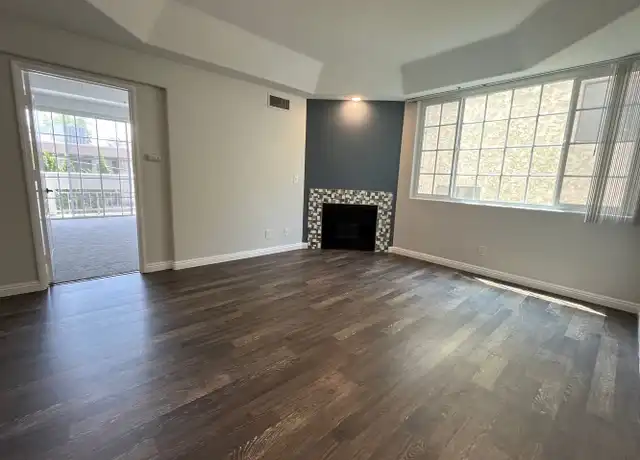 Property at 114 N Doheny Dr Unit 103, West Hollywood, CA, 90048, 1 bed, 1 bath, [object Object]