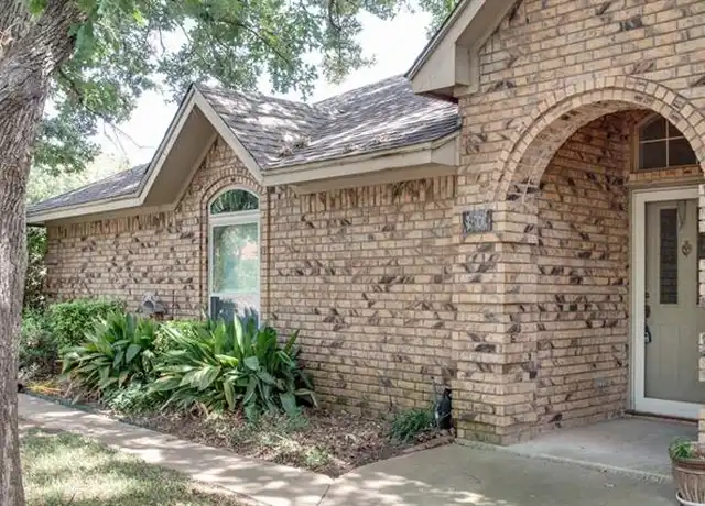 Property at 1801 W Wall St, Grapevine, TX, 76051, 4 beds, 3 baths, [object Object]