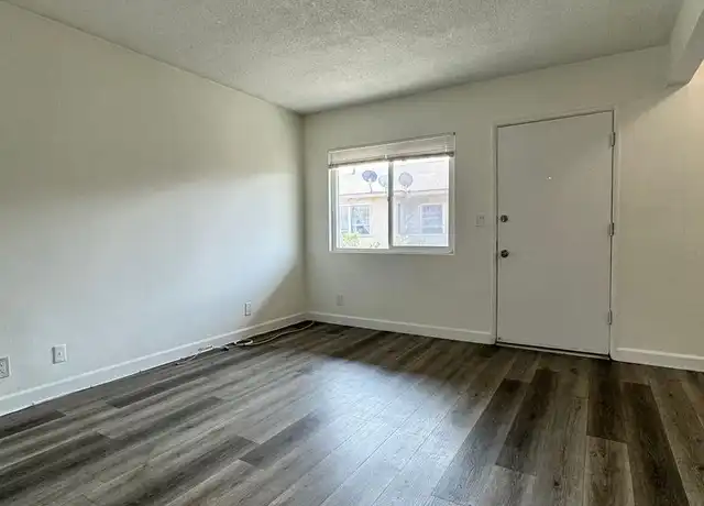 Property at 11736 S Vermont Ave Unit 6, Los Angeles, CA, 90044, 1 bed, 1 bath, [object Object]