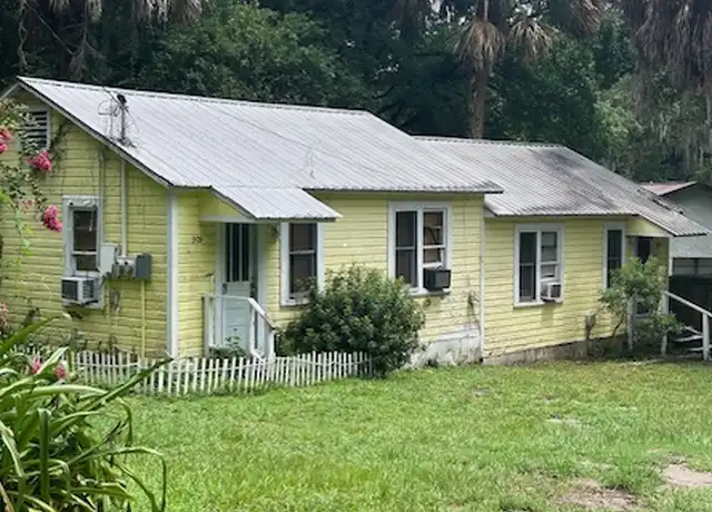 Property at 909 Lilly St, Leesburg, FL, 34748, 1 bed, 1 bath, [object Object]