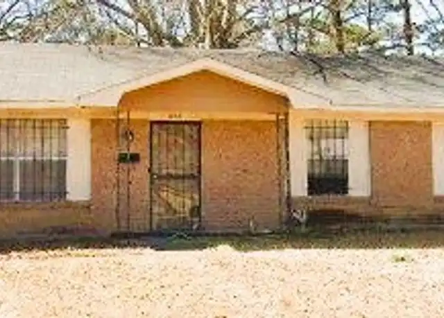 Property at 473 W Hill Dr, Jackson, MS, 39209, 3 beds, 1.5 baths, [object Object]