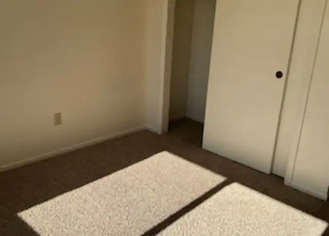 Property at 404 E Pine St Apt 7, Eagle River, WI, 54521, 2 beds, 1 bath, [object Object]