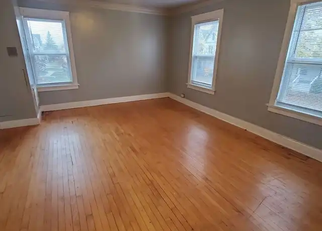 Property at 3311 W Juneau Ave Unit 3, Milwaukee, WI, 53208, 2 beds, 1 bath, [object Object]