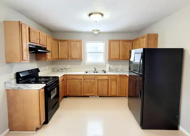 Property at 730 Bates St SE, Grand Rapids, MI, 49503, 5 beds, 2 baths, [object Object]