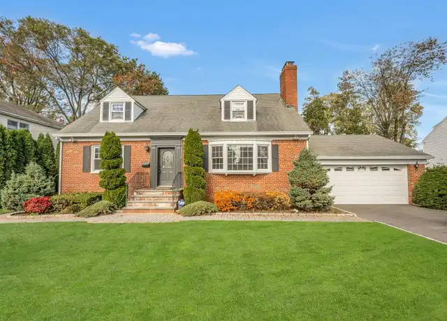 Property at 87 Stebbins Ave, Eastchester, NY, 10709, 3 beds, 2 baths, [object Object]