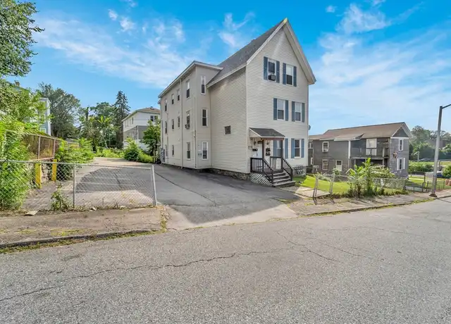 Property at 8 Newport St Unit 2, Worcester, MA, 01605, 3 beds, 1 bath, [object Object]