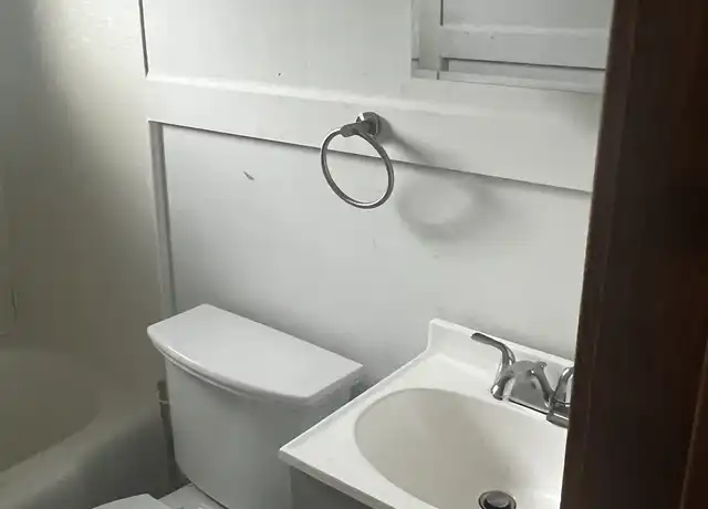 Property at 41 S Oak St Unit 5, Coal Township, PA, 17866, 2 beds, 1 bath, [object Object]