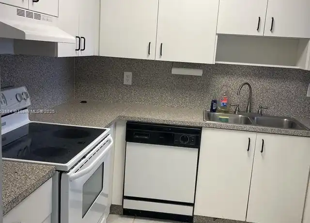 Property at 1900 W 68th St Unit F307, Hialeah, FL, 33014, 1 bed, 1.5 baths, [object Object]