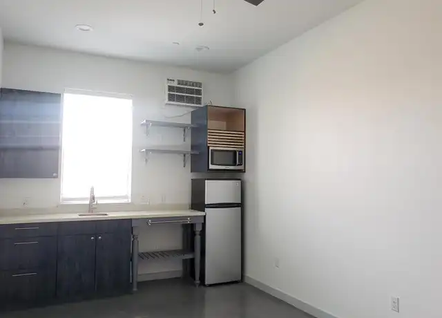 Property at 802 University Ave Unit 8, Huntsville, TX, 77320, 1 bed, 1 bath, [object Object]