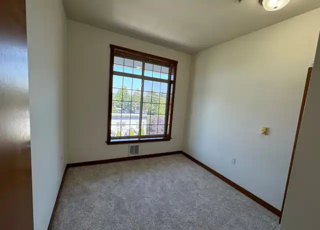 Property at 910 Gladstone St Unit 1, Bellingham, WA, 98229, 1 bed, 1 bath, [object Object]