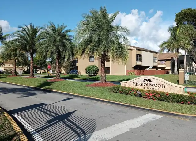 Property at 2944 E Missionwood Ln, Miramar, FL, 33025, 3 beds, 2 baths, [object Object]