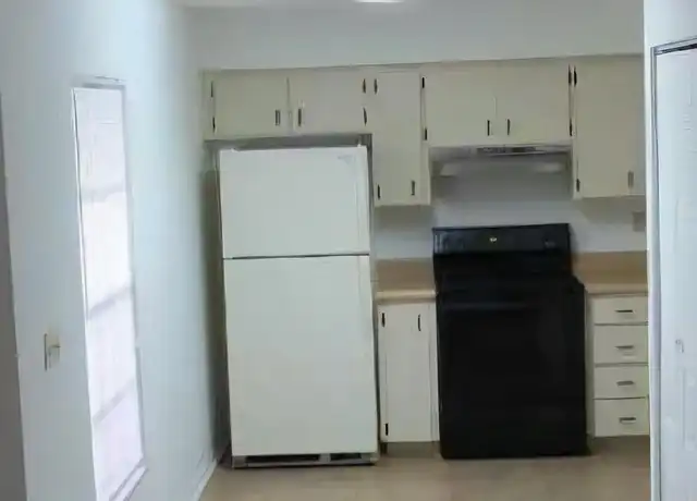 Property at 8419 N Manhattan Ave, Tampa, FL, 33614, 2 beds, 1 bath, [object Object]
