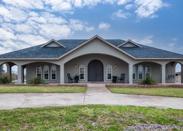 Property at 121 La Paloma Dr, Del Rio, TX, 78840, 4 beds, 3.5 baths, [object Object]