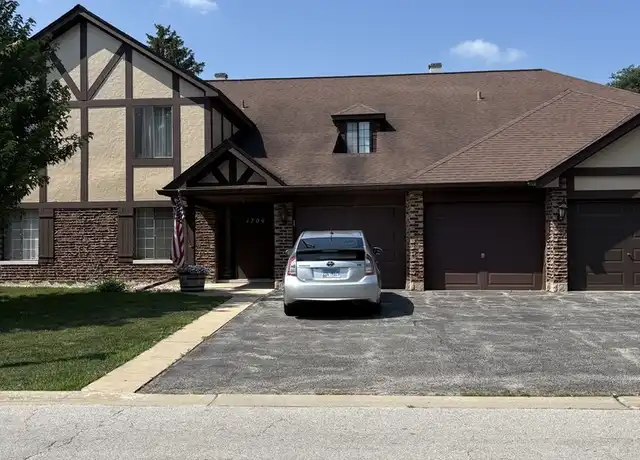 Property at 1704 Lakecliffe Dr Unit B, Wheaton, IL, 60189, 2 beds, 2 baths, [object Object]