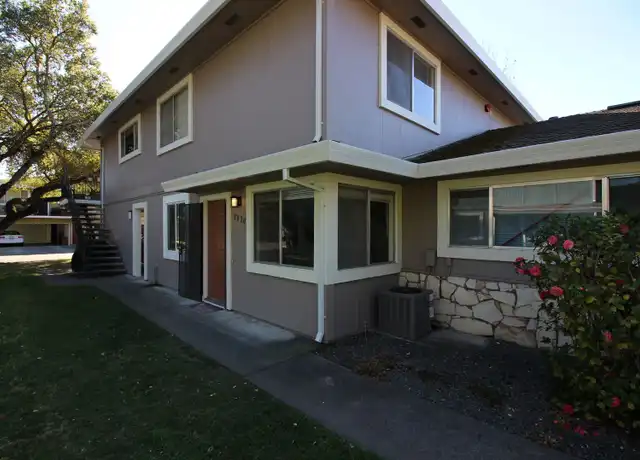 Property at 2020 W Steele Ln, Santa Rosa, CA, 95403, 2 beds, 1 bath, [object Object]
