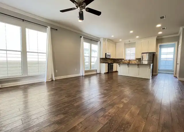 Property at 8027 Seville Ct, Baton Rouge, LA, 70820, 3 beds, 2 baths, [object Object]