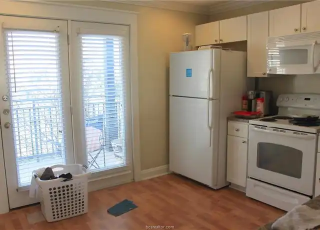 Property at 1725 Harvey Mitchell Pkwy S #1724, College Station, TX, 77840, 2 beds, 2.5 baths, [object Object]