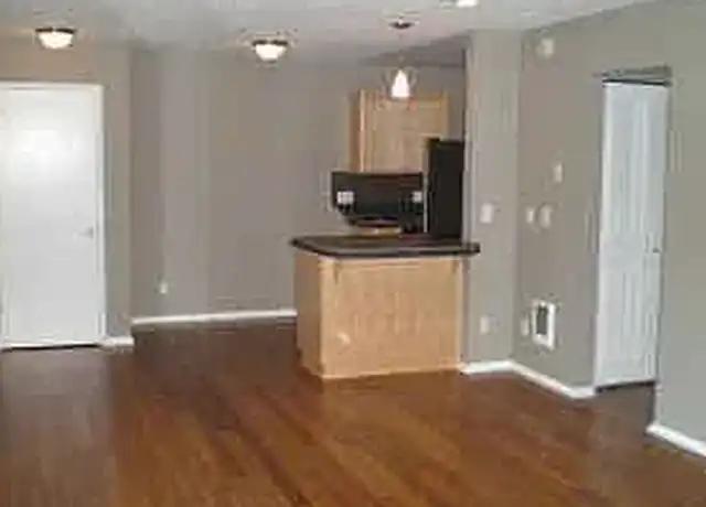 Property at Park Landing - 600 S Idaho St, Portland, OR, 97239, 2 beds, 1 bath, [object Object]
