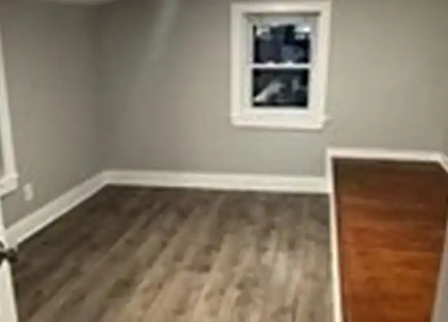 Property at 2 Wall St Unit 2, Foxborough, MA, 02035, 4 beds, 1 bath, [object Object]