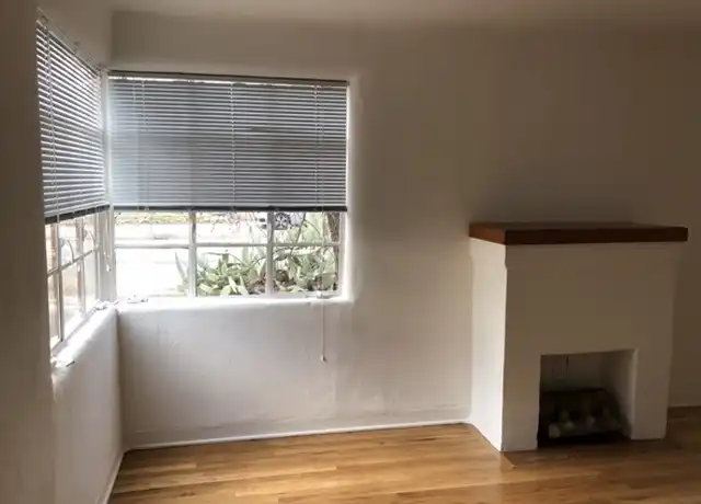 Property at 1411 Marble Ave NW, Albuquerque, NM, 87104, 1 bed, 1 bath, [object Object]