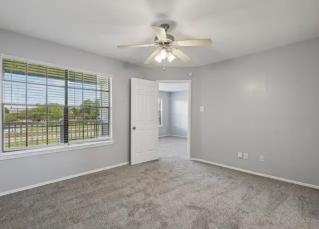 Property at Raintree - 110 Lake Rd, Lake Jackson, TX, 77566, 1-2 bed, 1 bath, [object Object]