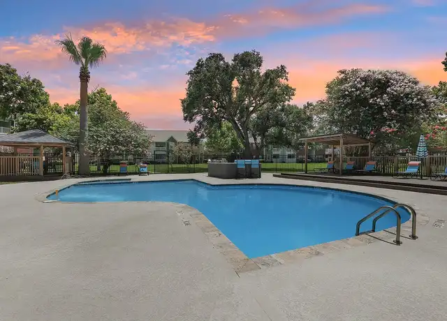 Property at Raintree - 110 Lake Rd, Lake Jackson, TX, 77566, 1-2 bed, 1-2 bath, [object Object]