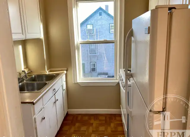 Property at 528 4th St Unit 3, Fall River, MA, 02721, 3 beds, 1 bath, [object Object]