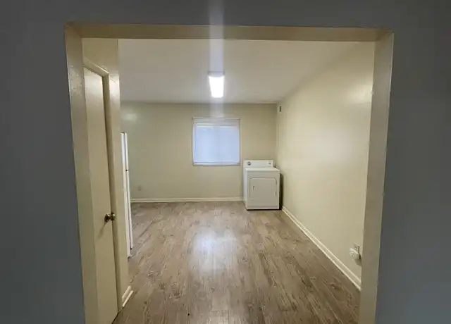 Property at 800 E Fairfax St Unit 6, Culpeper, VA, 22701, 2 beds, 1 bath, [object Object]