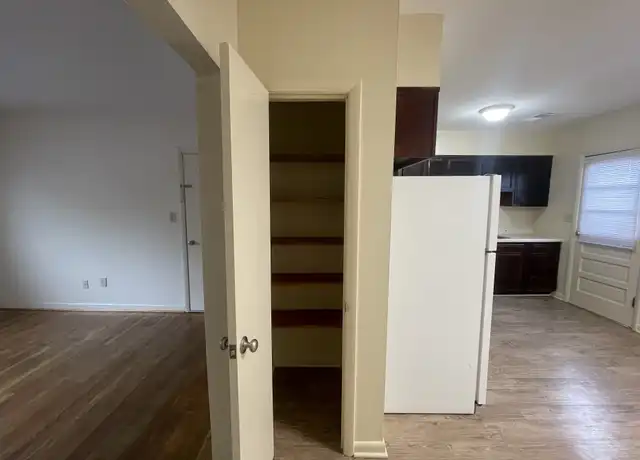 Property at 800 E Fairfax St Unit 6, Culpeper, VA, 22701, 2 beds, 1 bath, [object Object]