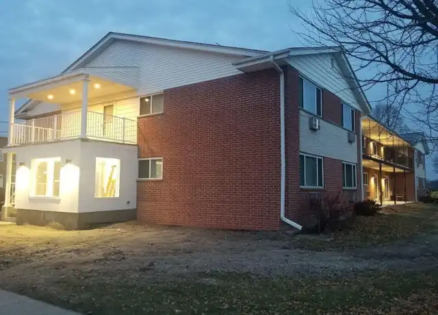 Property at 720 35th St Unit 5, Kenosha, WI, 53140, 1 bed, 1 bath, [object Object]