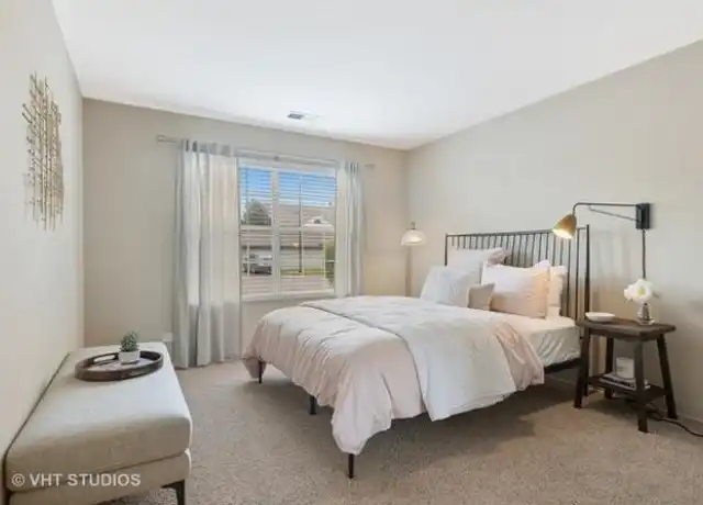 Property at 21 Kensington Cir, Wheaton, IL, 60189, 1 bed, 1 bath, [object Object]