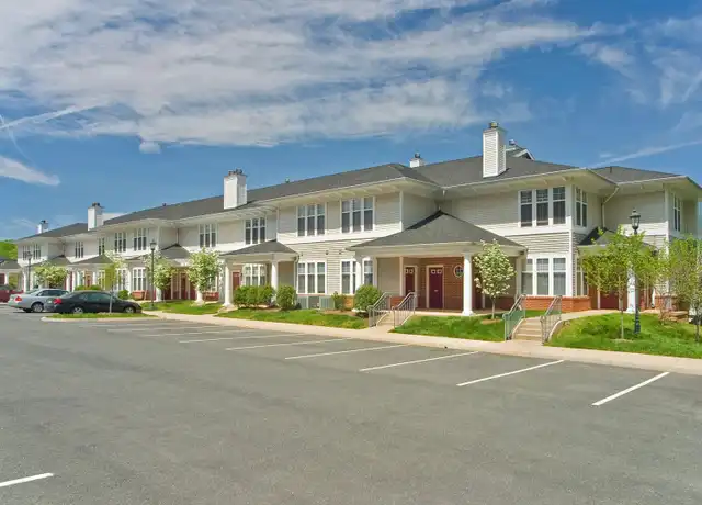 Property at 810 Catalpa Ct Unit 1324, Charlottesville, VA, 22903, 1 bed, 1 bath, [object Object]