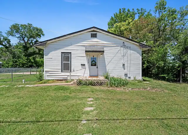 Property at 2908 W 9th St N, Wichita, KS, 67203, 3 beds, 1 bath, [object Object]
