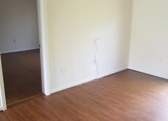 Property at 1455 Cedar Dr, Front Royal, VA, 22630, 2 beds, 1 bath, [object Object]