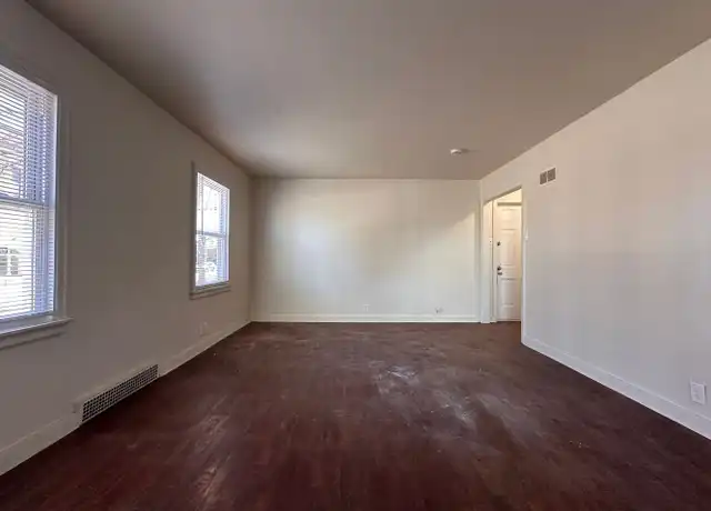 Property at 208 S Chestnut Ave Apt 1, Green Bay, WI, 54303, 1 bed, 1 bath, [object Object]