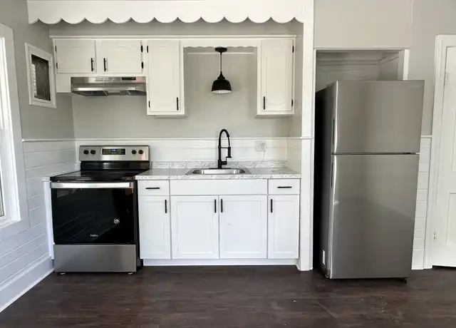 Property at 528 Fleming St Unit 4, Hendersonville, NC, 28739, 1 bed, 1 bath, [object Object]
