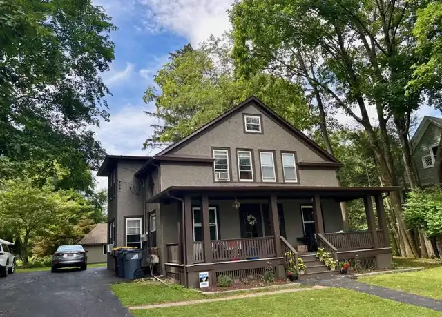 Property at 7 Oakland Ct, Warwick, NY, 10990, 3 beds, 1.5 baths, [object Object]
