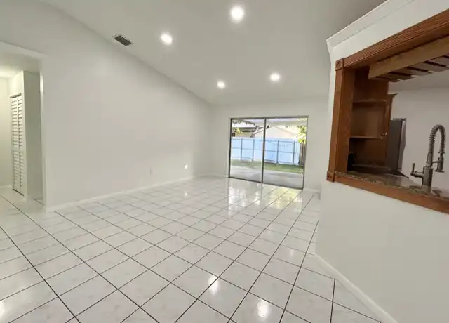 Property at 19662 NW 62nd Ct, Hialeah, FL, 33015, 3 beds, 1 bath, [object Object]